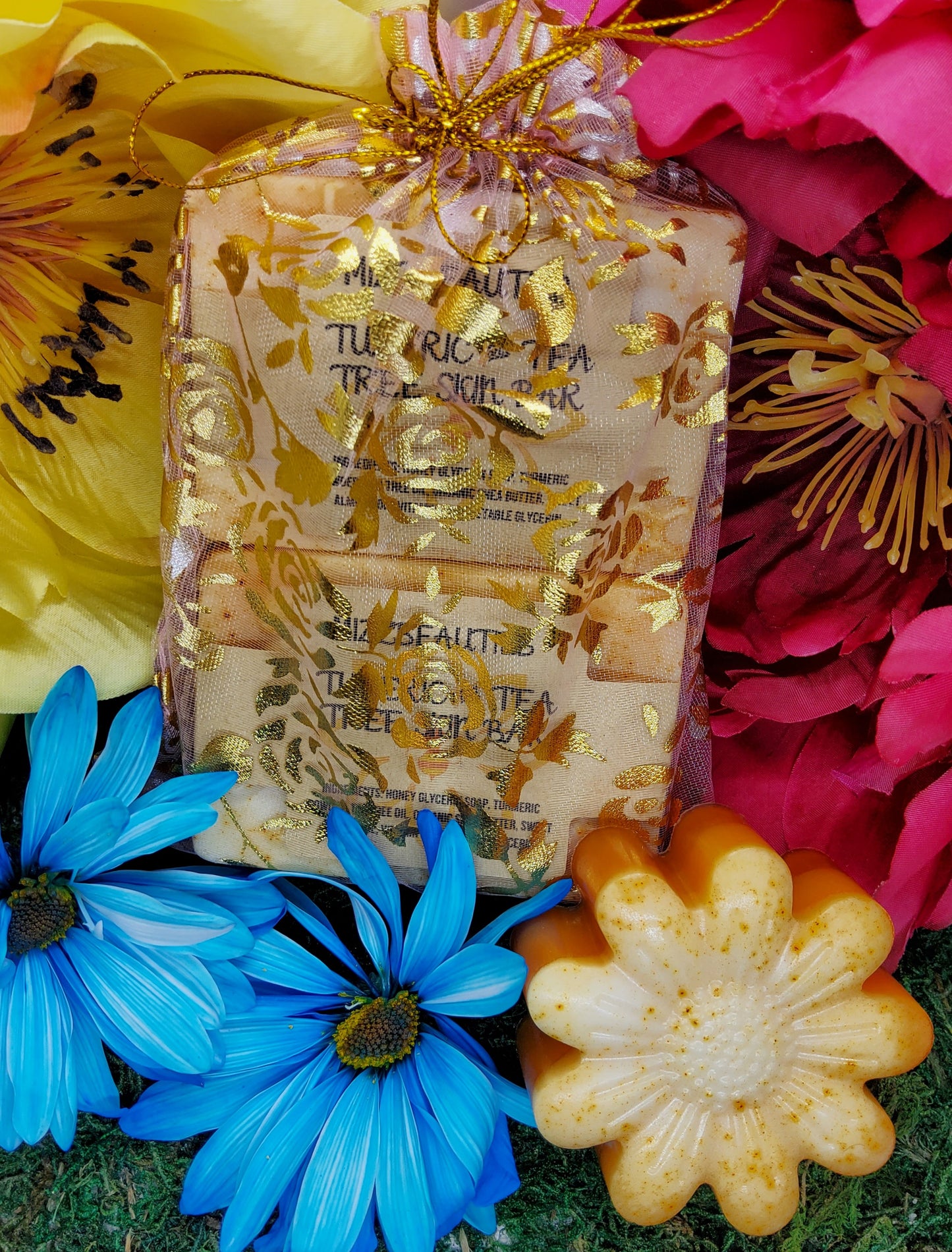 GOLDEN GLOW TURMERIC & TEA TREE FACE AND BODY BAR